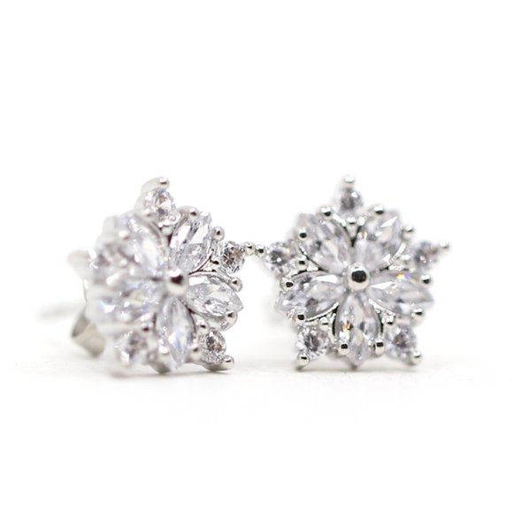 18k Gold Dipped White Topaz Earrings Studs - Picture 4 of 7